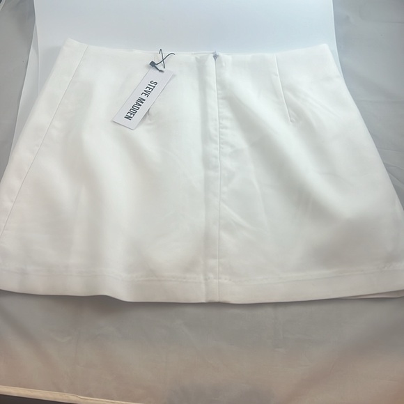 Steve Madden - NWT white skort! Size 2! - Picture 2 of 6